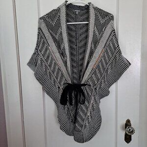 Black & White Geometric Kimono Wrap Cardigan Shrug Charlotte Russe Small GUC